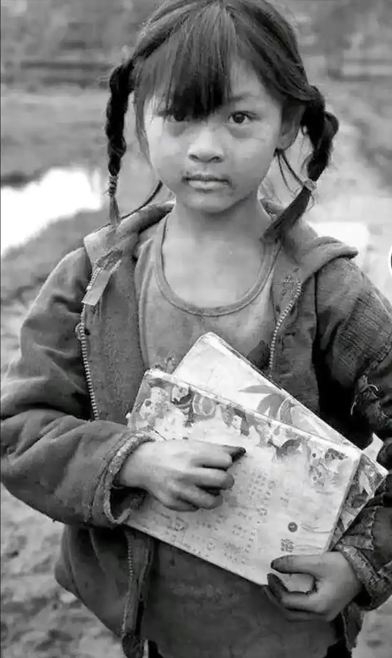 小春玲故事 真的是感人.#小春玲真人照片  - 抖音