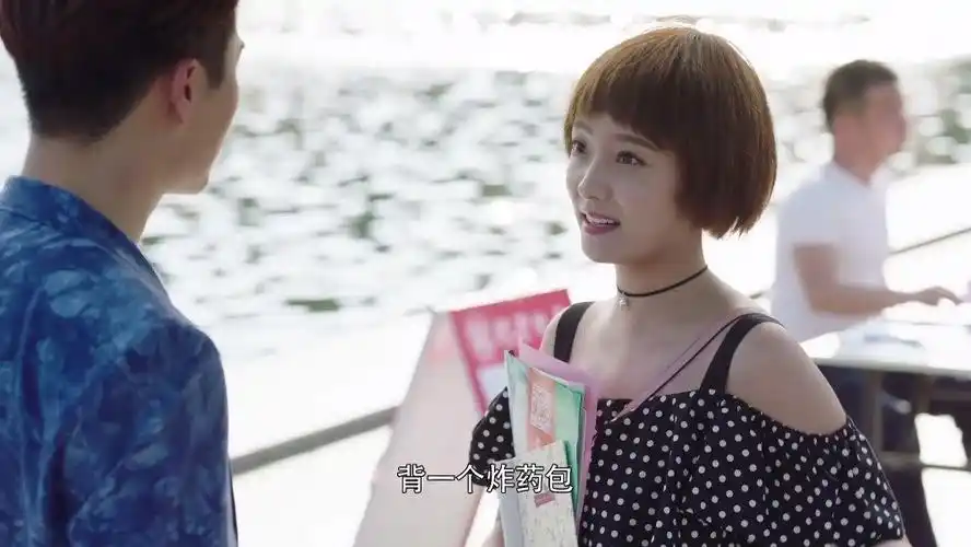 陈铮@孟瑞 偶遇陈雅怡@演员林源 ,短发小可爱没工作还要租房子