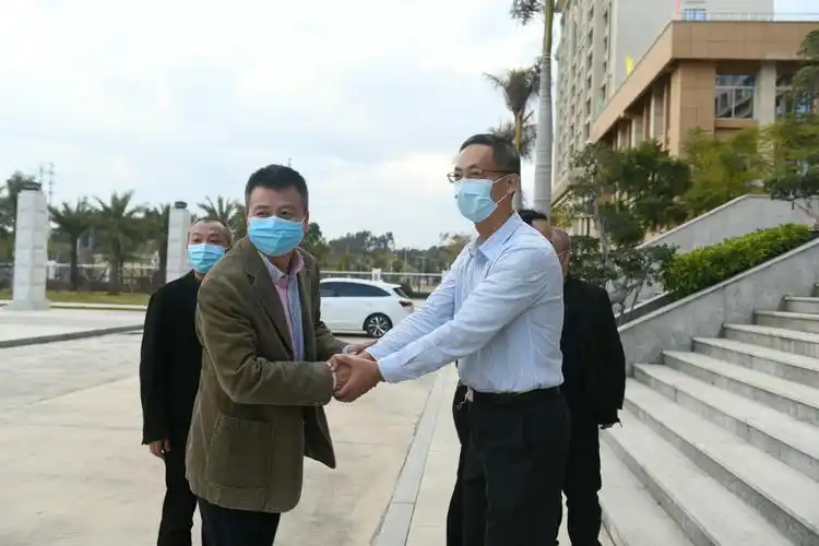 2021年1月22日县领导朱建阳来院慰问送温暖