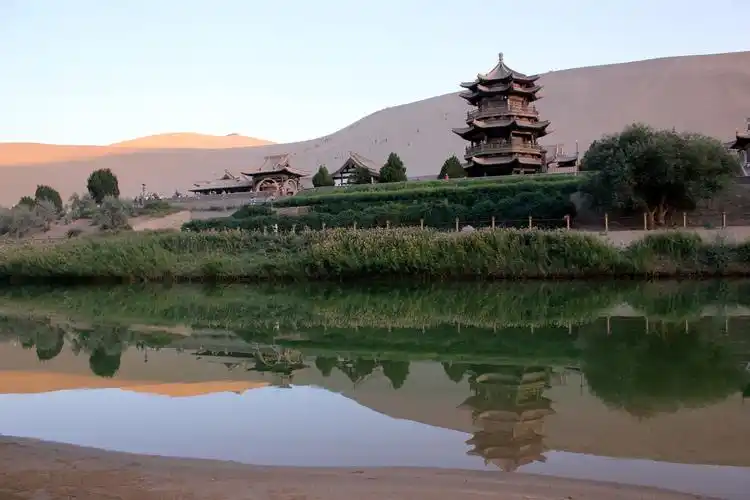 鸣沙山,月牙泉图片582,甘肃省旅游景点,风景名胜 - 蚂蜂窝图库