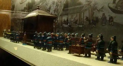 其实,张居正死后被抄家,因为李太后和他的轿子