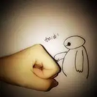 人拳头和大白碰拳加油的图片 和大白击拳头加油的图片_微信头像图片