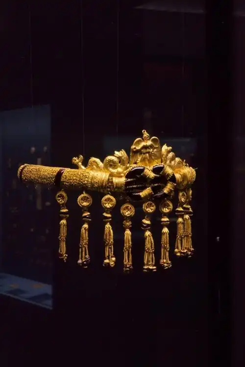ancient greek crown 古老的瑞士王冠
