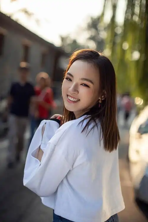 爱新觉罗·媚发布全新《china》mv 用音符传递爱国情怀_画面