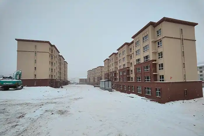 鸡东镇荣华村塌陷区整村搬迁矿区村民喜安居