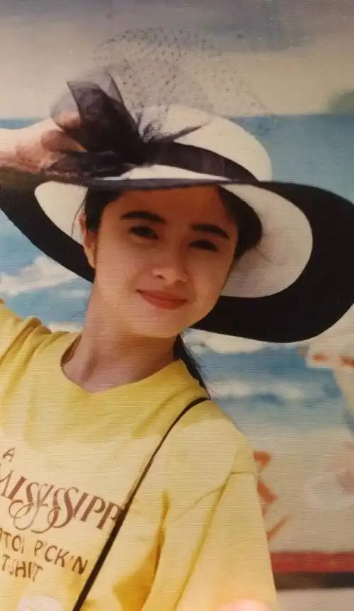 45岁"仪琳小师妹"何美钿,出道25年零绯闻,如今单身爱旅游_网易订阅