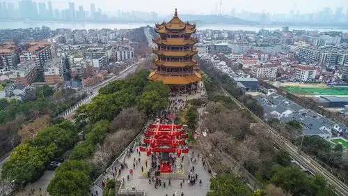 王正坤伞兵视角多维度航拍给大家展现了一个不一样的黄鹤楼