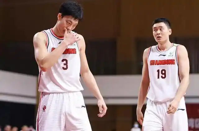 北京时间8月5日,广东宏远小将马力克更新个人社交媒体,发文说道:是