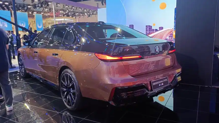 零百37秒宝马i7m70l是本届车展最强大的电动车