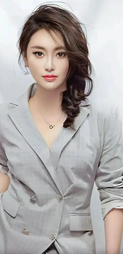 美女歌手张薇惊艳写真