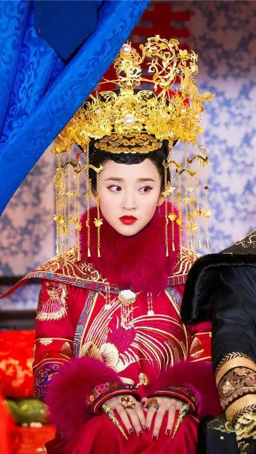 她是叶赫那拉第一美女,共有七个未婚夫,一生和努尔哈赤纠缠不清