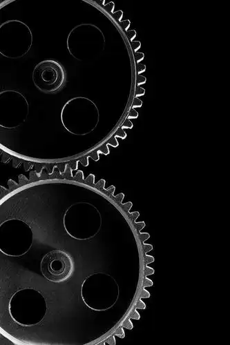 无人,竖图,室内,特写,白天,正面,零件,齿轮,静物,连接,阴影,黑色背景
