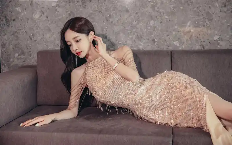 孙允珠 sonyoonjoo 哈布斯堡迷醉香槟金轻奢礼裙5