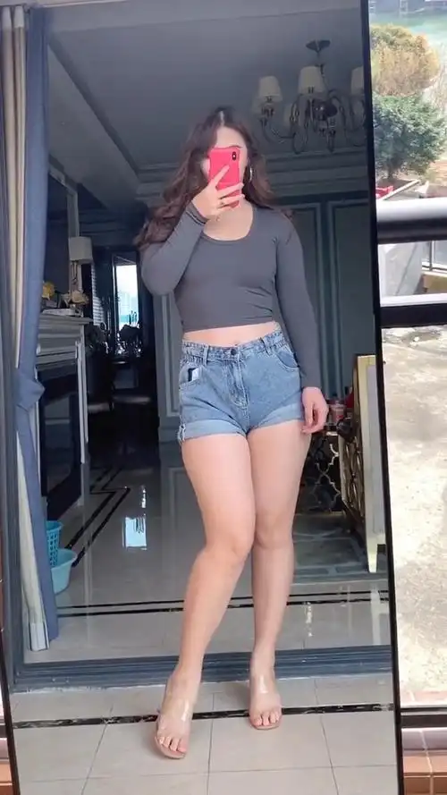 微胖女生也很可爱的啊