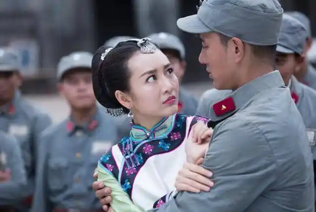 电视剧《锻刀》《锻刀》海报