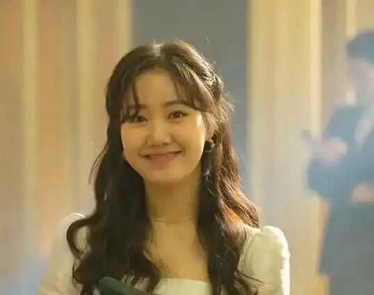 顶楼刘珍妮是谁