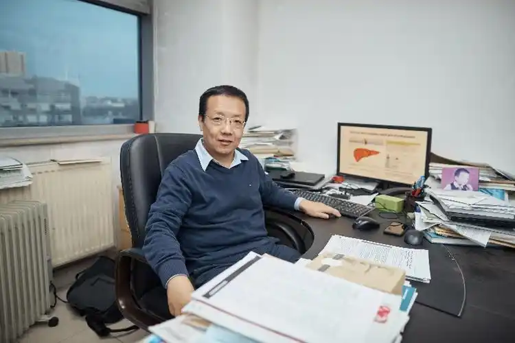 李文辉为发现乙肝病毒受体打开了一扇门