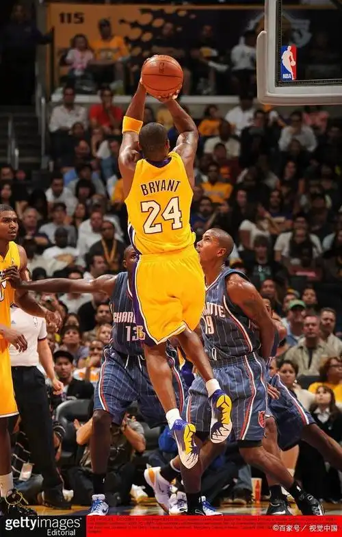 原来这样子才能训练成科比的标准投篮姿势