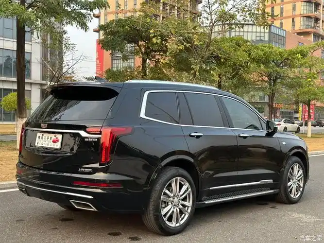出一台一手2023年7月2022款凯迪拉克xt6六座两驱