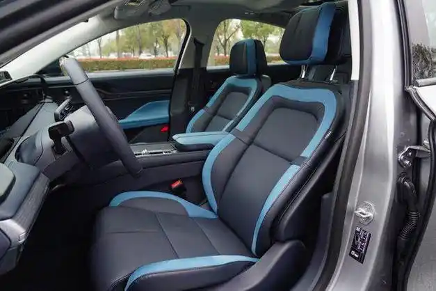 一脚加速猛如虎一看油耗53全新电混林肯z拒绝被称油老虎