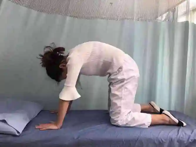 正确的膝胸卧位姿势图片是什么样