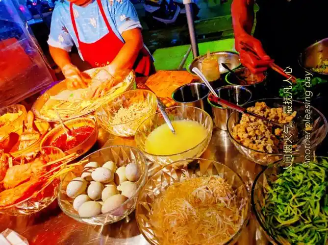 武汉必吃榜之湖经小吃街