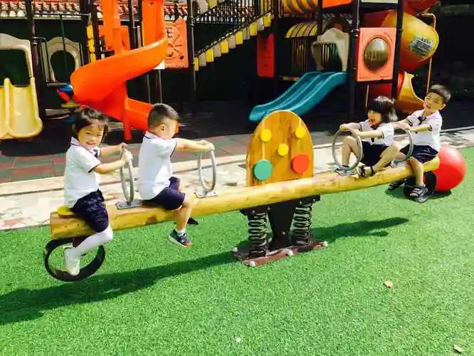 哈佛五班——我会玩跷跷板