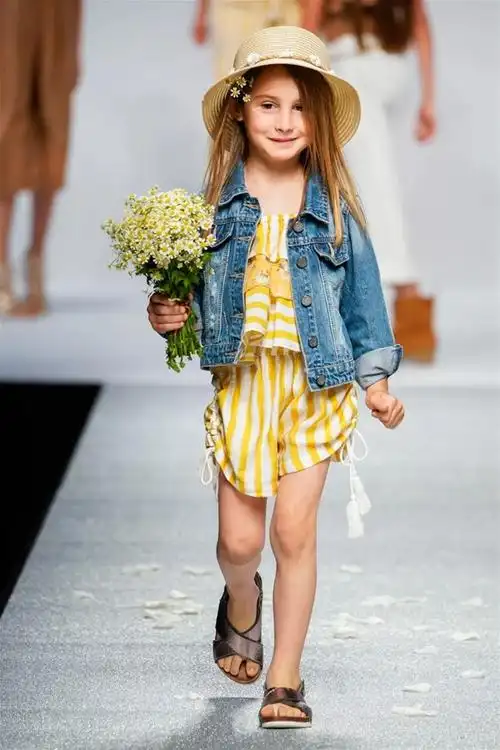 海泡绿棱镜粉2021春夏童装色彩趋势分析