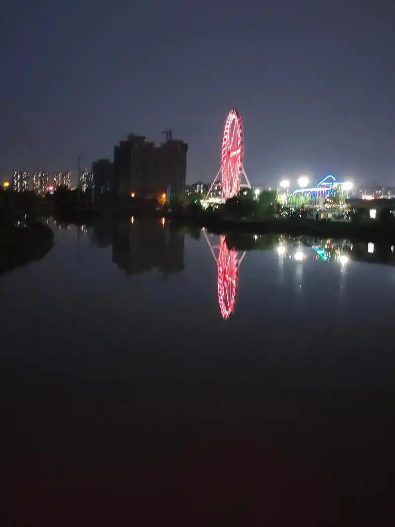 秦皇河公园的夜景很美,离这个地方这么近,晚上还是第一次来这里 - 抖