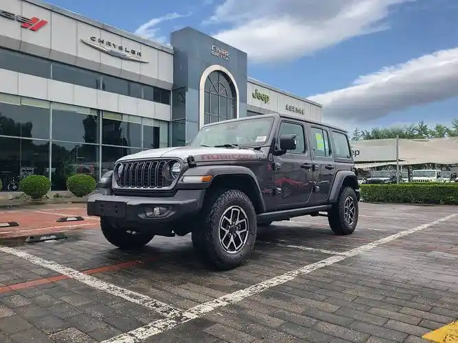 2024款jeep牧马人罗宾汉四门版陨石灰色到店实拍首发_搜狐汽车_搜狐网