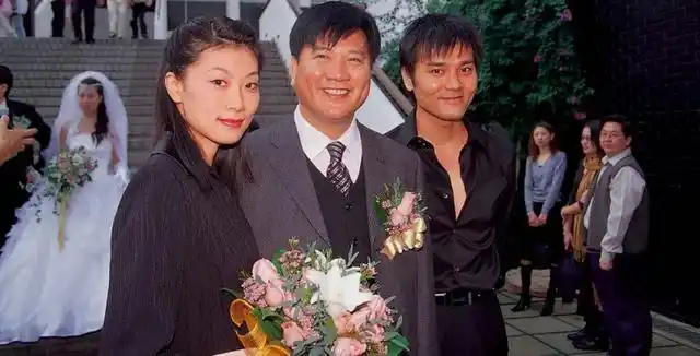 万梓良曾带着老婆郭明黎以及儿子万大千一同出席活动.