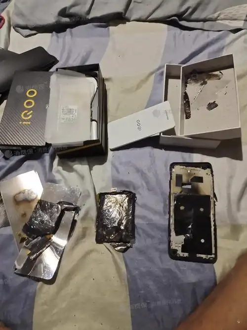 投诉拼多多购买的vivo手机自燃游戏闪退