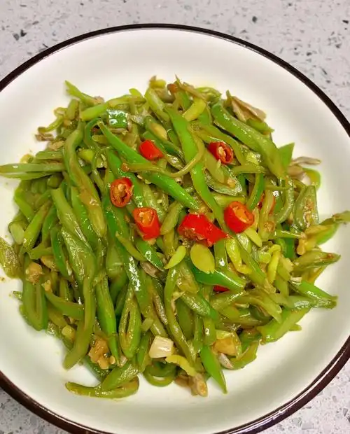 巨简单的下饭菜辣炒豆角营养低脂