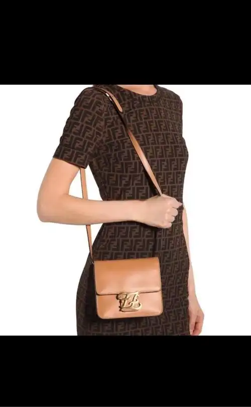 fendi芬迪女包2020新款爱的迫降孙艺珍同款单肩斜挎手提包