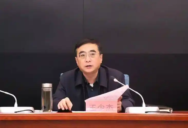 市委书记王少杰,市委常委,武装部长娄新广出席会议.