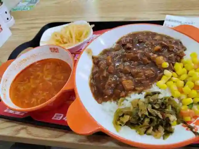 外婆屯卤肉饭(科华店)-"卤肉比较软,味道有甜有咸,个人偏好香辣,.