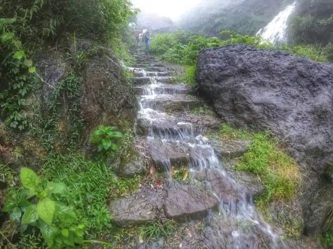 雨中登雪窦岭【中国银行绍兴分行远足兴趣活动】