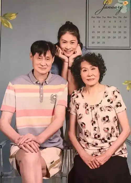 原创赵蕊蕊11岁1米73练篮球摸篮板失败打中锋太软教练长那高有啥用