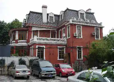 在修缮过程中,"爱庐"别墅两边的两栋别墅被证实为当年宋子文和孔祥熙