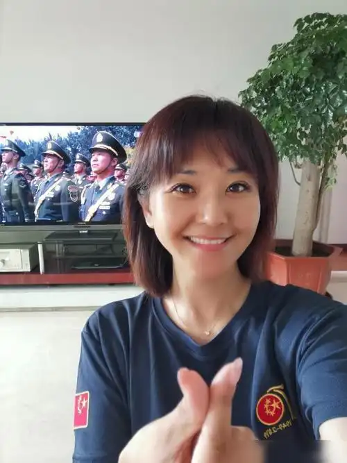 河北台一姐方琼晒青涩旧照单眼皮变化大嫁高管老公生活滋润