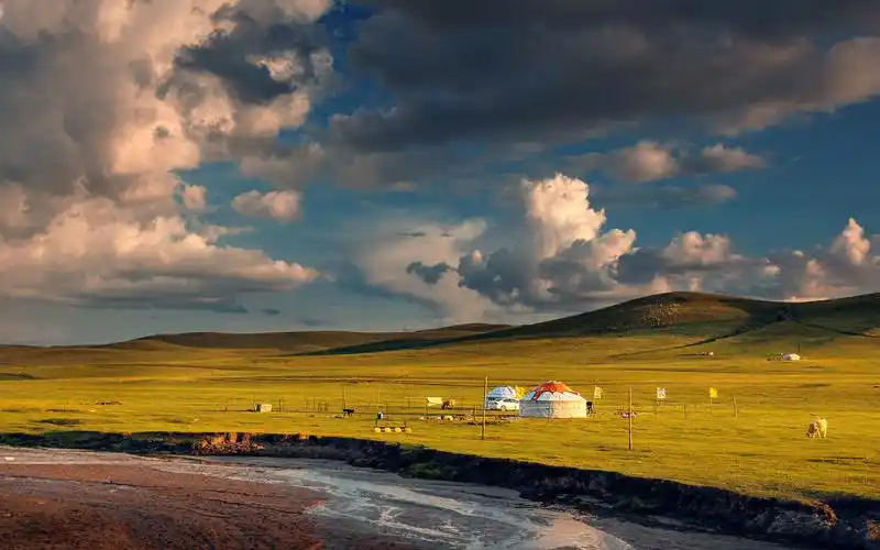 内蒙古乌拉盖草原唯美风景图片桌面壁纸