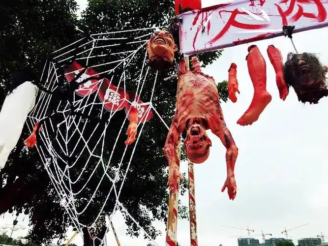 点开可能会引起不适,请谨慎阅读!