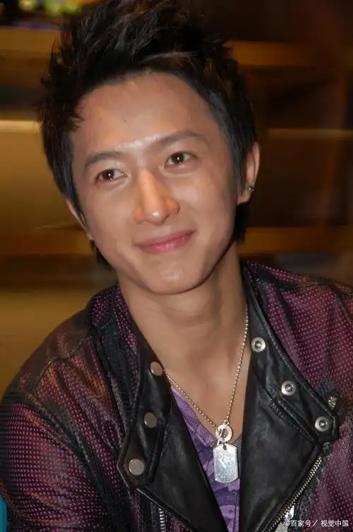 揭秘韩庚韩国偶像生涯:高强度训练,心理压力与自杀念头