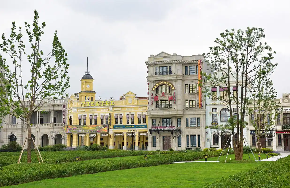 郑州有个超酷的电影小镇——建业·华谊兄弟电影小镇!