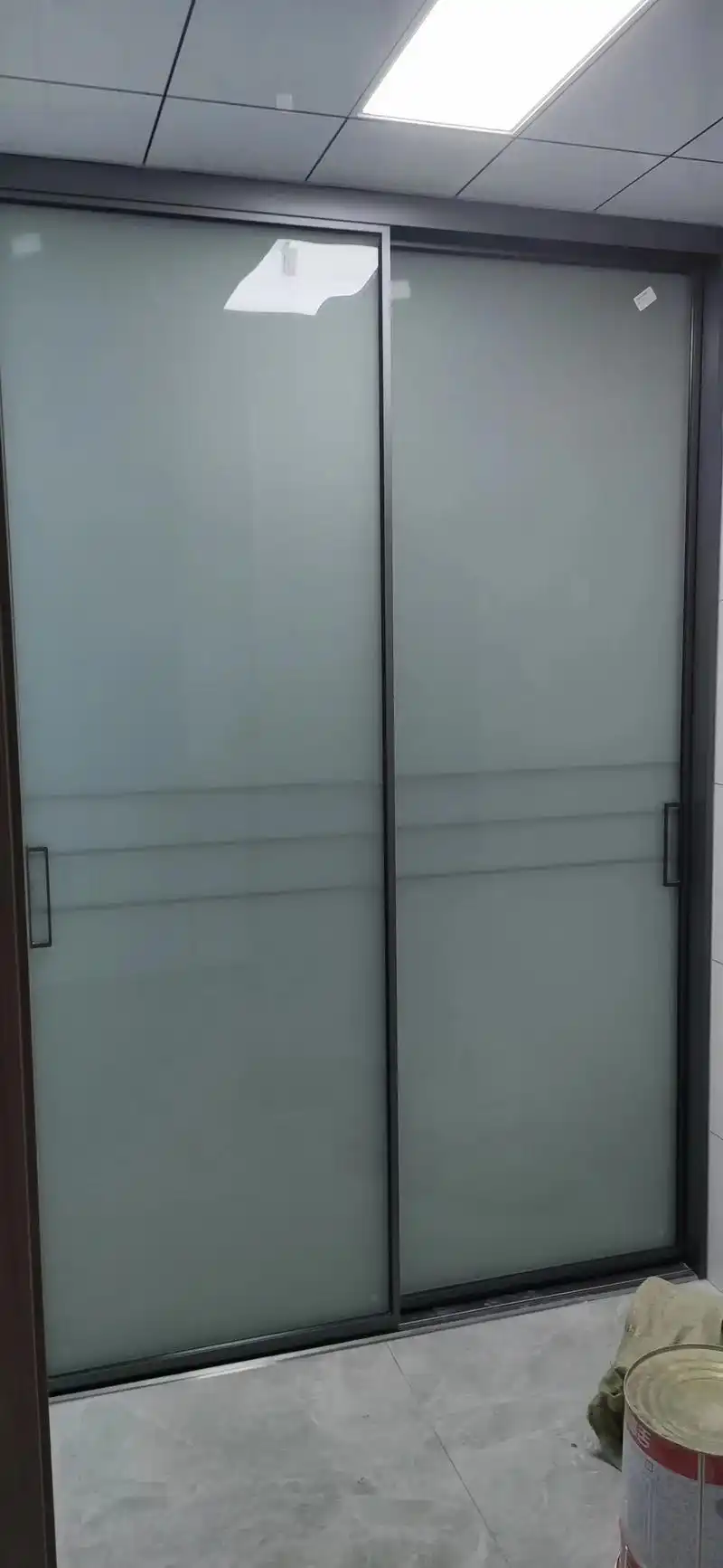 推拉门安装效果图.#实景拍摄效果 近期安装图片#欢迎新老客 - 抖音