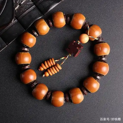 橄榄核雕手串高级创意搭配