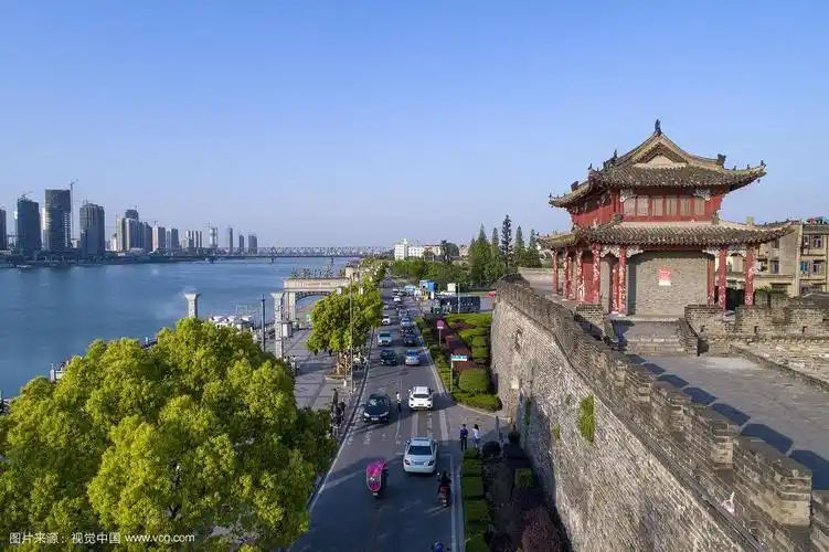 航拍襄阳古城风光