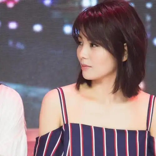 "国民媳妇"刘涛:事业巅峰期却选择嫁人,凭借拍戏替夫王珂还债