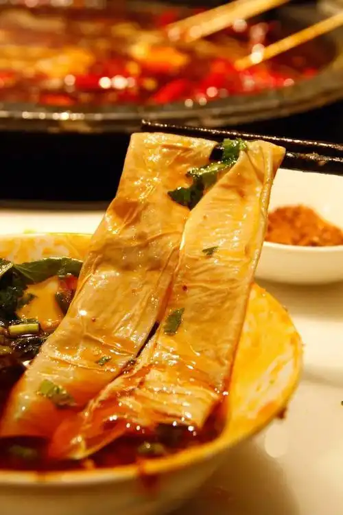 一张手工豆皮让你重新定义火锅