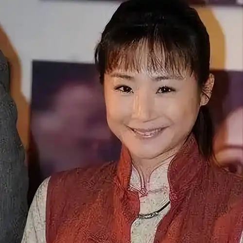 原创跳水冠军桑雪16岁夺金牌被曝私生活混乱为救母亲进入娱乐圈